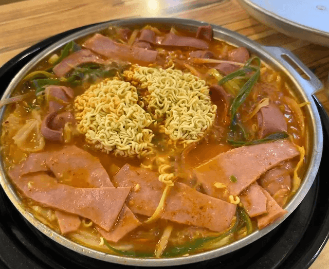 이태리부대찌개 햄듬뿍부대전골
